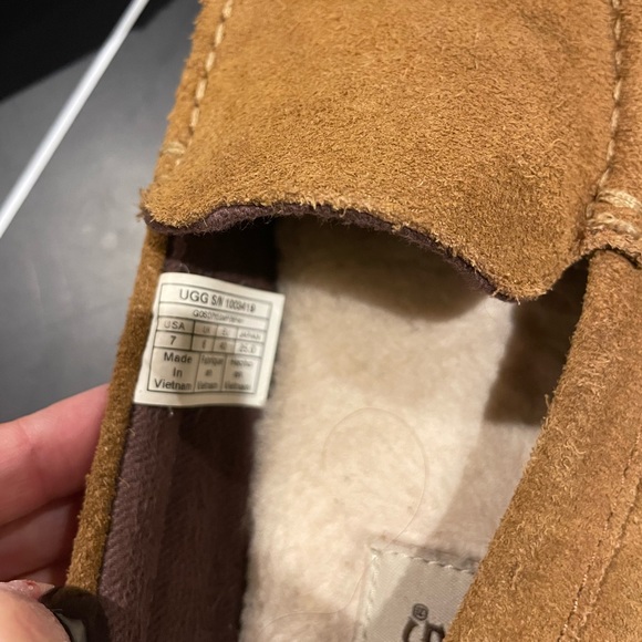 Ugg slides 7 - Picture 3 of 4